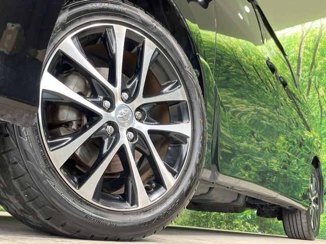 【純正アルミホイール】外観にマッチした純正アルミホイールを装着しております。各種社外アルミホイールや、スタッドレスタイヤも取扱いしております。是非ご相談ください♪