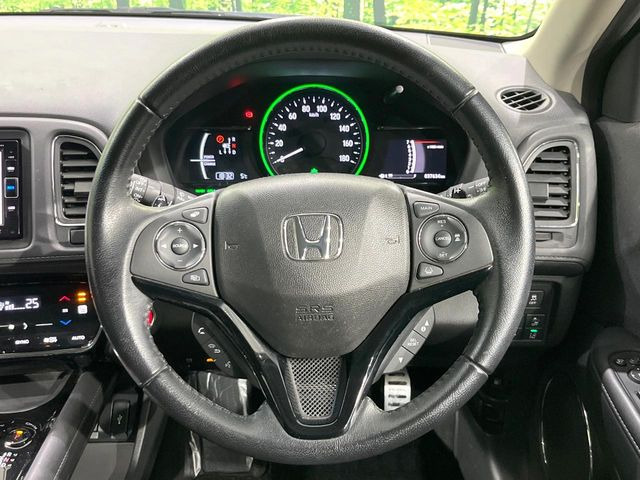 【アダプティブクルーズコントロール】高速道路での長距離走行が楽に!!自動で速度を保つクルーズコントロールが、衝突軽減システムと連携し、前方の車両を感知して車間を保つように速度調節してくれます!!