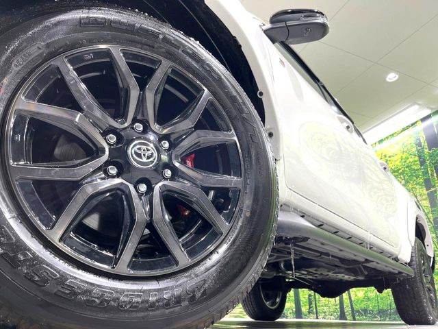 �y����18�C���`�A���~�z�C�[���z�O�ςɃ}�b�`���������A���~�z�C�[���𑕒����Ă���܂��B�e��ЊO�A���~�z�C�[����A�X�^�b�h���X�^�C�����戵�����Ă���܂��B���񂲑��k����������