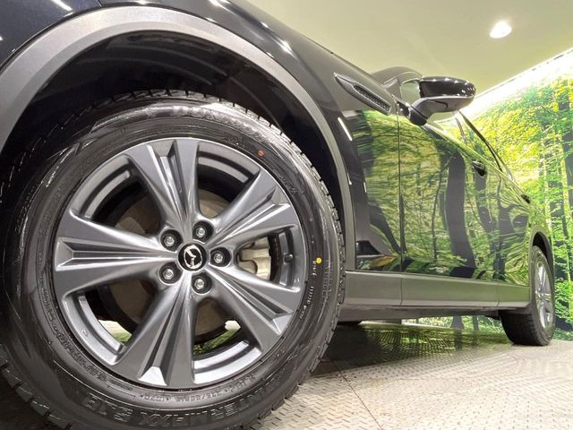 �y����18�C���`�A���~�z�C�[���z�O�ςɃ}�b�`���������A���~�z�C�[���𑕒����Ă���܂��B�e��ЊO�A���~�z�C�[����A�X�^�b�h���X�^�C�����戵�����Ă���܂��B���񂲑��k����������