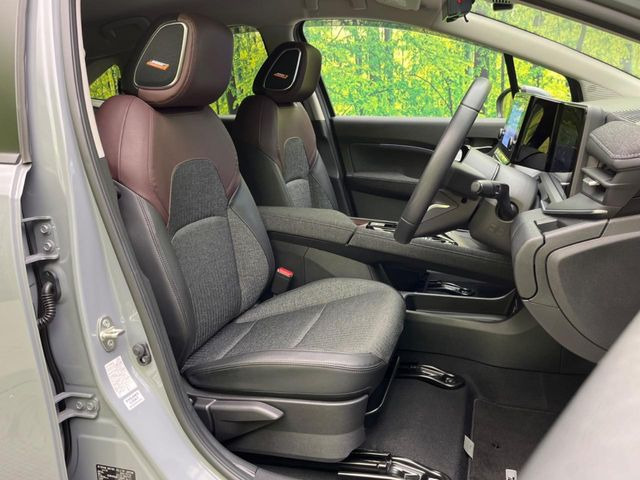 �y�n�[�t���U�[�V�[�g�z�������ƍ���S�n�𗼗������l�C�̃V�[�g���w�ʁE���ʂ̃t�@�u���b�N�f�ނ́A�ʋC���̗ǂ��⊊��ɂ����ɗD��Ă��܂��B�C���╞���ɍ��E���ꂸ���K�ɂ���肢�������܂��B