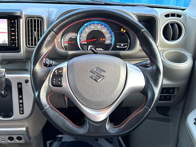 �y�X�e�A�����O�X�C�b�`�z�^�]���A�O������ڐ������炷���ƂȂ��A�I�[�f�B�I���̑��삪�\�ȕ֗��@�\!���S&���K�ȃh���C�u�����o���Ă���܂���