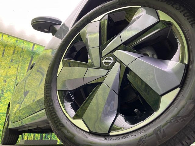 �y�O���[�h��p����17�C���`�A���~�z�C�[���z�f�U�C�����̍��������A���~�z�C�[���𑕒����Ă���܂��B�e��ЊO�A���~�z�C�[����A�X�^�b�h���X�^�C�����戵�����Ă���܂��B���񂲑��k����������