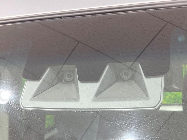 �y�X�}�[�g�A�V�X�g�z���s���ɑO���̎ԗ�����F�����A�Փ˂������Ȏ��͌x��ƃu���[�L�ŏՓˉ���Ɣ�Q�y�����A�V�X�g�B�����S�Ƀh���C�u�����y���݂��������܂��B