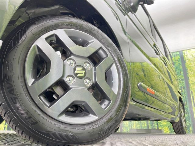 �y�����A���~�z�C�[���z�O�ςɃ}�b�`���������A���~�z�C�[���𑕒����Ă���܂��B�e��ЊO�A���~�z�C�[����A�X�^�b�h���X�^�C�����戵�����Ă���܂��B���񂲑��k����������