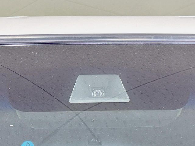 �y�z���_�Z���V���O�z���s���ɑO���̎ԗ�����F�����A�Փ˂������Ȏ��͌x��ƃu���[�L�ŏՓˉ���Ɣ�Q�y�����A�V�X�g�B�����S�Ƀh���C�u�����y���݂��������܂��B