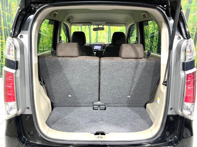 ���i�̂���������ʋ΁A���}���ɏ\���ȉ׎��X�y�[�X���m�ۂ��Ă���܂��B�Z�J���h�V�[�g��|���ƁA�傫�ȉו��̐ύڂ��\�ł���