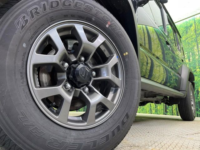 �y����15�C���`�A���~�z�C�[���z�O�ςɃ}�b�`���������A���~�z�C�[���𑕒����Ă���܂��B�e��ЊO�A���~�z�C�[����A�X�^�b�h���X�^�C�����戵�����Ă���܂��B���񂲑��k����������