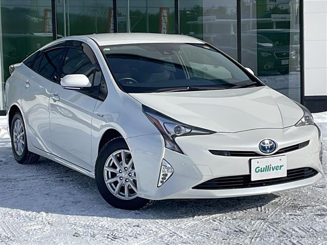 プリウス1.8 S セーフティ プラス E-Four 4WD