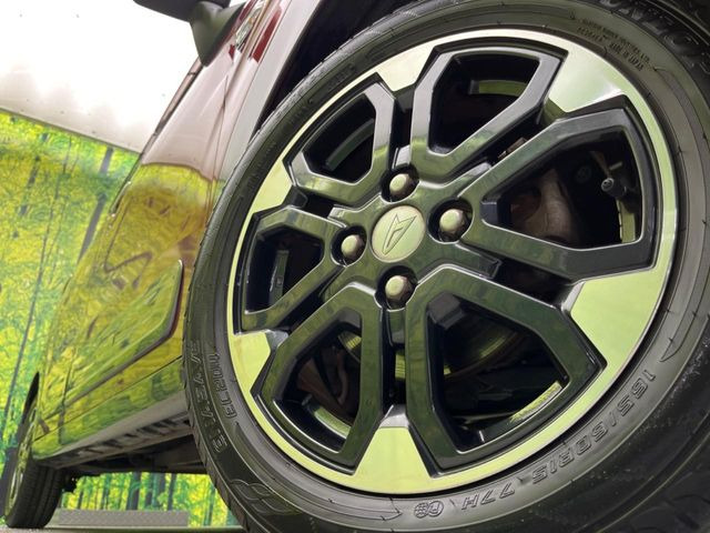 �y����15�C���`�A���~�z�C�[���z�O�ςɃ}�b�`���������A���~�z�C�[���𑕒����Ă���܂��B�e��ЊO�A���~�z�C�[����A�X�^�b�h���X�^�C�����戵�����Ă���܂��B���񂲑��k����������