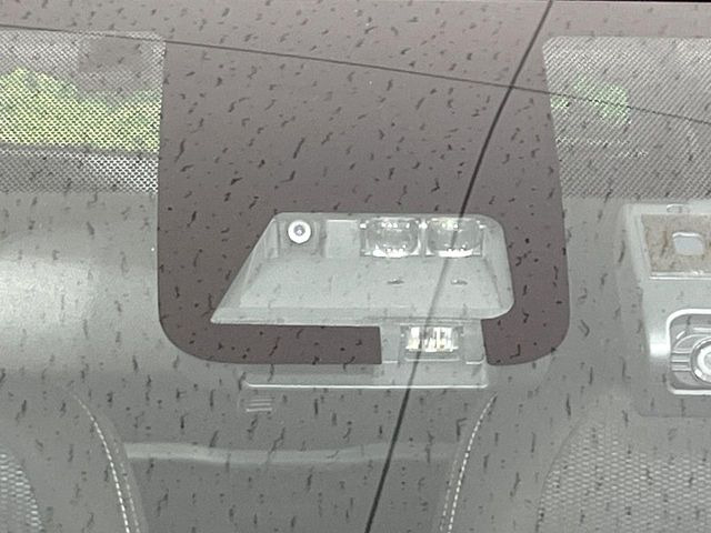 �y�g���^�Z�[�t�e�B�Z���X�z���s���ɑO���̎ԗ�����F�����A�Փ˂������Ȏ��͌x��ƃu���[�L�ŏՓˉ���Ɣ�Q�y�����A�V�X�g�B�����S�Ƀh���C�u�����y���݂��������܂��B