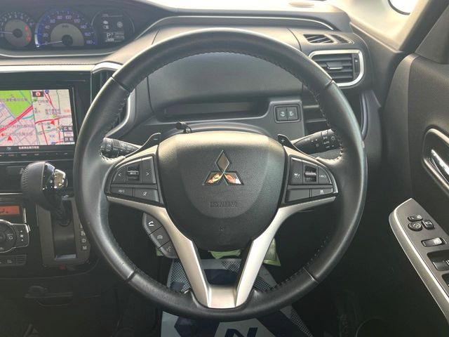 �y�����v�����X�e�A�����O�z�㎿�Ȋv���g�p���邱�ƂŁA��ɂ����������݂ƂĂ��^�]���₷���n���h���ł���