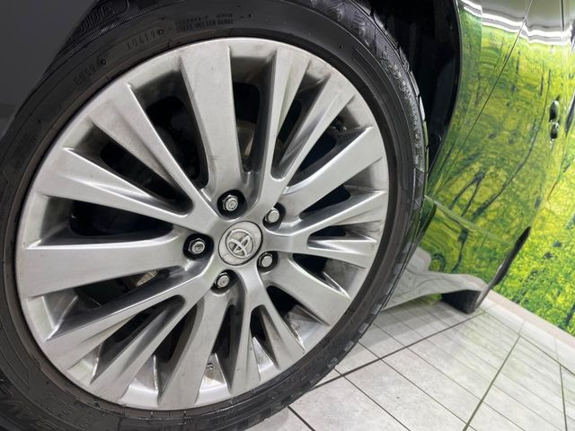 �y����18�C���`�A���~�z�C�[���z�O�ςɃ}�b�`���������A���~�z�C�[���𑕒����Ă���܂��B�e��ЊO�A���~�z�C�[����A�X�^�b�h���X�^�C�����戵�����Ă���܂��B���񂲑��k����������