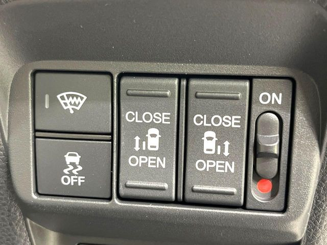 �y�����p���[�X���C�h�h�A�z�X�}�[�g�L�[��^�]�Ȃ̃X�C�b�`�Ō�ȗ����X���C�h�h�A�̊J���\���d��������͂����ăh�A���J����K�v�������A�����Ȃ��q�l�ł��ȒP�ɊJ���߂ł����K�ł���