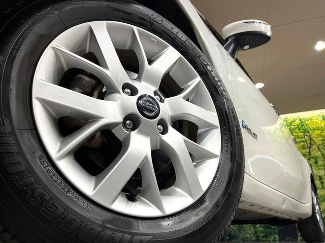 �y�����A���~�z�C�[���z�O�ςɃ}�b�`���������A���~�z�C�[���𑕒����Ă���܂��B�e��ЊO�A���~�z�C�[����A�X�^�b�h���X�^�C�����戵�����Ă���܂��B���񂲑��k����������