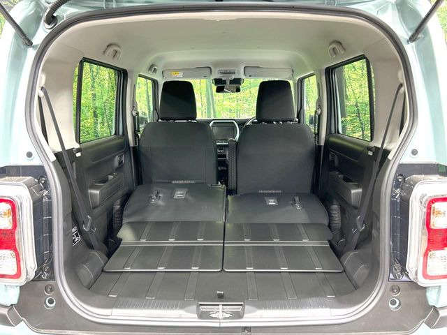 ���i�̂���������ʋ΁A���}���ɏ\���ȉ׎��X�y�[�X���m�ۂ��Ă���܂��B�Z�J���h�V�[�g��|���ƁA�傫�ȉו��̐ύڂ��\�ł���