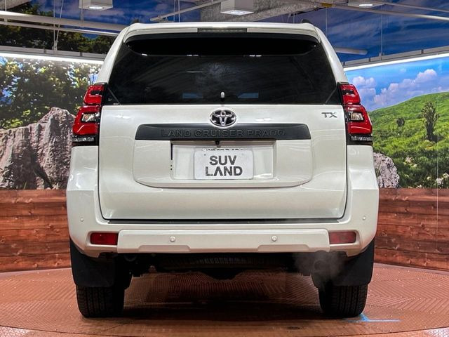 安心の最長10年・走行無制限保証(有償)をご用意。保証内容も充実はもちろん、無料点検&オイル交換や、年中無休の全国・24時間ロードサービスも付帯されておりますのでご安心下さい。