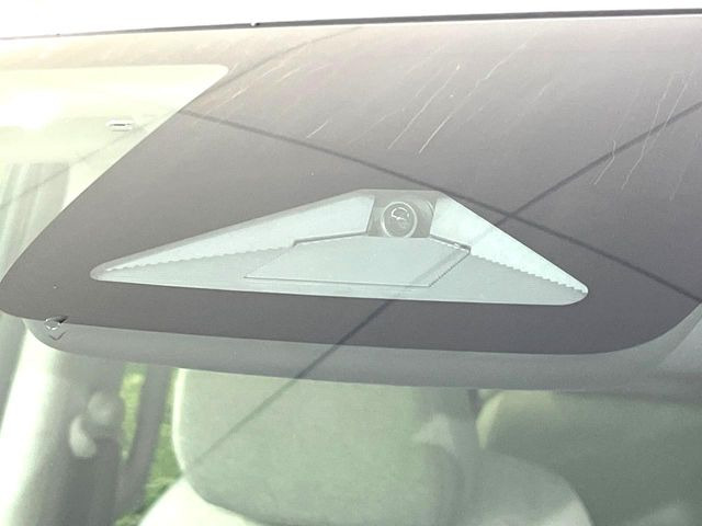 �y�z���_�Z���V���O�z���s���ɑO���̎ԗ�����F�����A�Փ˂������Ȏ��͌x��ƃu���[�L�ŏՓˉ���Ɣ�Q�y�����A�V�X�g�B�����S�Ƀh���C�u�����y���݂��������܂��B