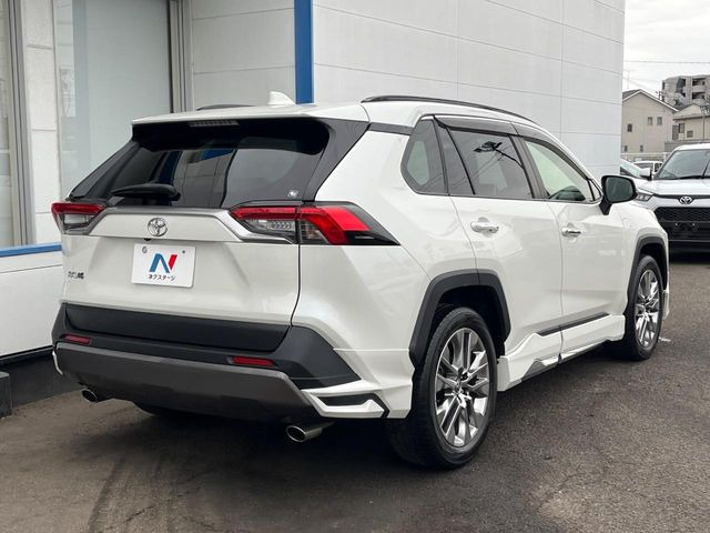 ☆全国のネクステージからお取り寄せが可能※!遠方の店舗に展示してあるクルマが気になる場合も、最寄りの店舗でご覧いただくことが可能です!是非私たちに要望をお聞かせください!※別途費用