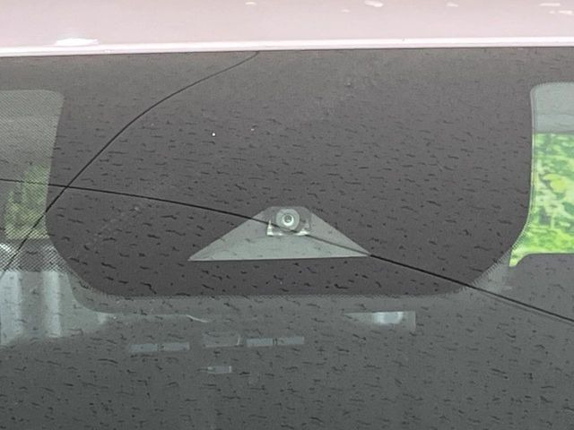 �y�C���e���W�F���g�G�}�[�W�F���V�[�u���[�L�z�t�����g�J�����őO���̎ԗ�����s�҂����m�B�Փ˂������Ȏ��͏Փ˔�Q�y���u���[�L���쓮�A�Փˉ�����T�|�[�g�B�����S�Ƀh���C�u�����y���݂��������܂��B