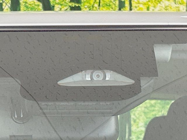 �y�g���^�Z�[�t�e�B�Z���X�z���s���ɑO���̎ԗ�����F�����A�Փ˂������Ȏ��͌x��ƃu���[�L�ŏՓˉ���Ɣ�Q�y�����A�V�X�g�B�����S�Ƀh���C�u�����y���݂��������܂��B