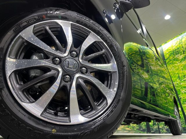 �y����14�C���`�A���~�z�C�[���z�O�ςɃ}�b�`���������A���~�z�C�[���𑕒����Ă���܂��B�e��ЊO�A���~�z�C�[����A�X�^�b�h���X�^�C�����戵�����Ă���܂��B���񂲑��k����������