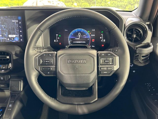 �y�����v�����X�e�A�����O�z�㎿�Ȋv���g�p���邱�ƂŁA��ɂ����������݂ƂĂ��^�]���₷���n���h���ł���