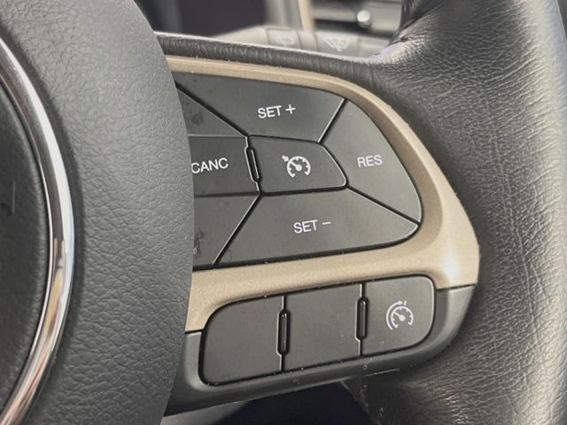 ���I�[�g�N���[�Y�R���g���[��:�������H�⎩���Ԑ�p���H���ɂāA�葬���q���\�ƂȂ�֗��ȋ@�\�ł��B�������ړ��̍ۂł����ɂ����֗��ɂ��g�����������܂���