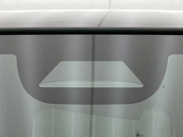 �y�z���_�Z���V���O�z���s���ɑO���̎ԗ�����F�����A�Փ˂������Ȏ��͌x��ƃu���[�L�ŏՓˉ���Ɣ�Q�y�����A�V�X�g�B�����S�Ƀh���C�u�����y���݂��������܂��B