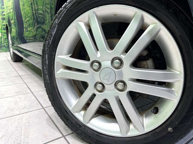 �y����15�C���`�A���~�z�C�[���z�O�ςɃ}�b�`���������A���~�z�C�[���𑕒����Ă���܂��B�e��ЊO�A���~�z�C�[����A�X�^�b�h���X�^�C�����戵�����Ă���܂��B���񂲑��k����������