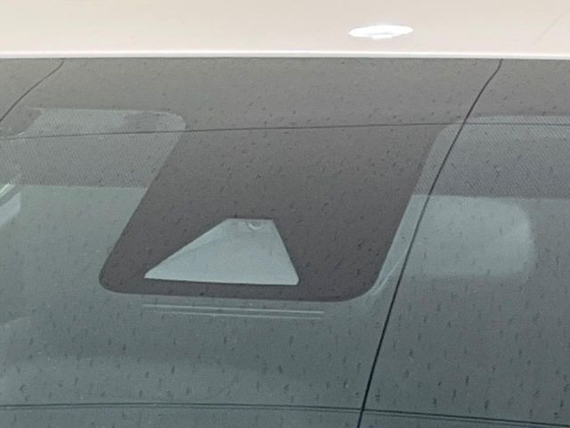 �y�g���^�Z�[�t�e�B�Z���X�z���s���ɑO���̎ԗ�����F�����A�Փ˂������Ȏ��͌x��ƃu���[�L�ŏՓˉ���Ɣ�Q�y�����A�V�X�g�B�����S�Ƀh���C�u�����y���݂��������܂��B