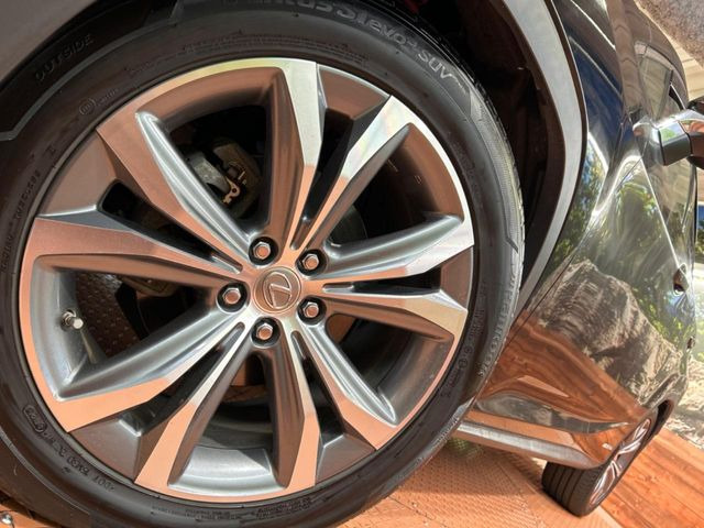 �y����20�C���`�A���~�z�C�[���z�O�ςɃ}�b�`���������A���~�z�C�[���𑕒����Ă���܂��B�e��ЊO�A���~�z�C�[����A�X�^�b�h���X�^�C�����戵�����Ă���܂��B���񂲑��k����������