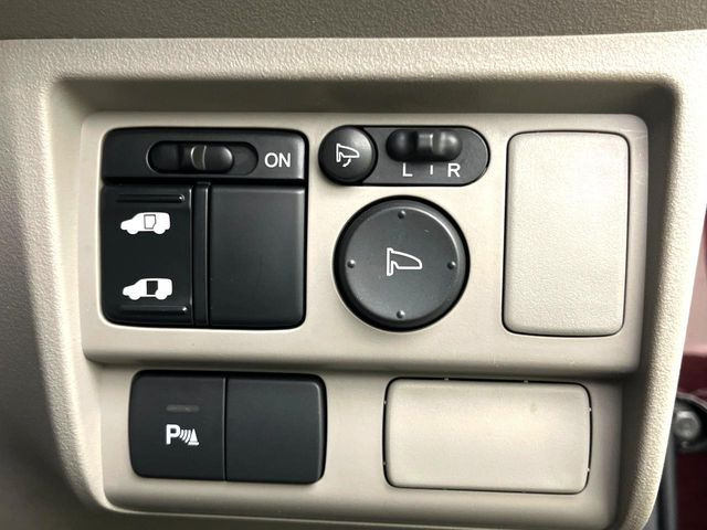 �y�p���[�X���C�h�h�A�z�X�}�[�g�L�[��^�]�Ȃ̃X�C�b�`�ŃX���C�h�h�A�̊J���\���d��������͂����ăh�A���J����K�v�������A���������q�l�ł��A�d���ו��������Ă��鎞�����N�ɊJ���߂ł��܂���