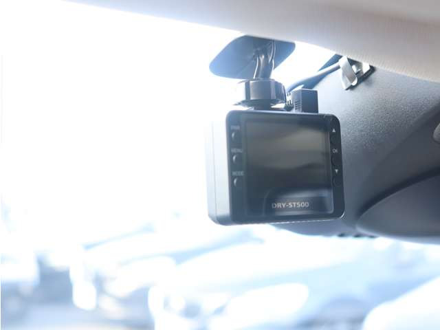 �h�C�c�̃{���{���`���[�j���O���[�J�[HEICO SPORTIV�̐��K�̔��X���t���ƈ��m���ɂ�HEICO SPORTIV�v���~�A���p�[�g�i�[KANTO / TOKAI�Ƃ��ĉ^�c�����Ă��܂��B