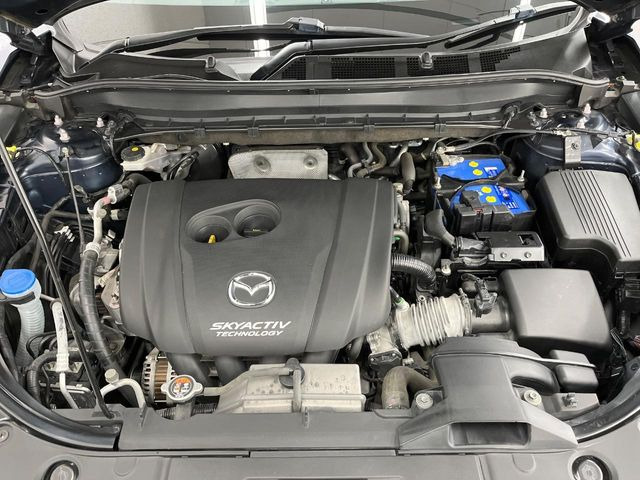 ��D�]�𒸂��Ă���܂��{�f�B�̒e�X�v���b�V���R�[�g���D�]��t���B�ʏ�̃K���X�R�[�g�ƈقȂ�A�ϋv�N��6�N�̖��@���K���X�R�[�e�B���O���A�{�f�B���L���C�ȏ�Ԃɕۂ��Ă���܂��B