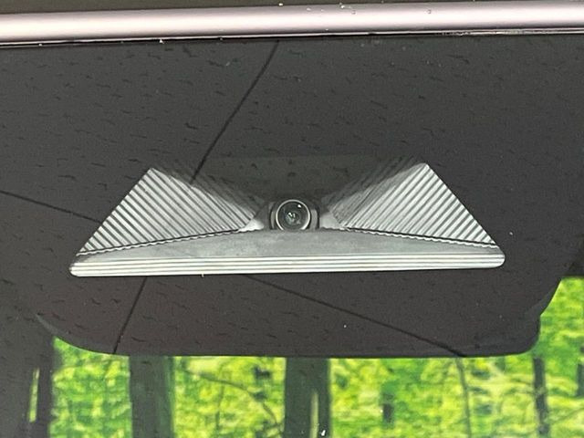 �y�z���_�Z���V���O�z���s���ɑO���̎ԗ�����F�����A�Փ˂������Ȏ��͌x��ƃu���[�L�ŏՓˉ���Ɣ�Q�y�����A�V�X�g�B�����S�Ƀh���C�u�����y���݂��������܂��B