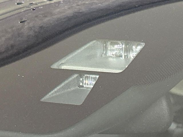 �y�X�}�[�g�V�e�B�u���[�L�T�|�[�g�z�ᑬ���s���ɑO���̎ԗ�����F�����A�Փ˂������Ȏ��͌x��ƃu���[�L�ŏՓˉ���Ɣ�Q�y�����A�V�X�g�B�����S�Ƀh���C�u�����y���݂��������܂��B