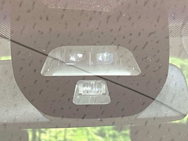 �y�V�e�B�u���[�L�A�N�e�B�u�V�X�e���z�ᑬ���s���ɑO���̎ԗ�����F�����A�Փ˂������Ȏ��͌x��ƃu���[�L�ŏՓˉ���Ɣ�Q�y�����A�V�X�g�B�����S�Ƀh���C�u�����y���݂��������܂��B