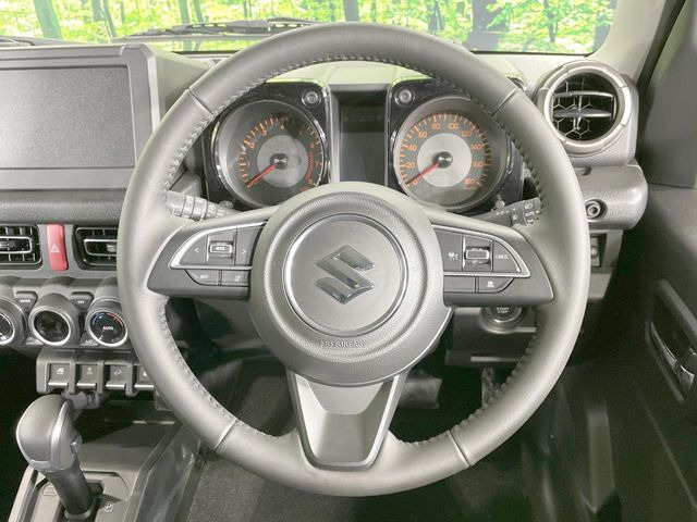 �y�����v�����X�e�A�����O�z�㎿�Ȋv���g�p���邱�ƂŁA��ɂ����������݂ƂĂ��^�]���₷���n���h���ł���