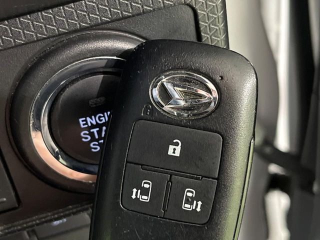 �y�L�[�t���[�V�X�e���z�J�o����|�P�b�g�ɓ��ꂽ�܂܂ł��h�A�̎{���E�������\�ȃX�}�[�g�L�[�𑕔��B�G���W���̃I���E�I�t�����J�M�����o���K�v����������Ƃ��Ă��֗��ł���