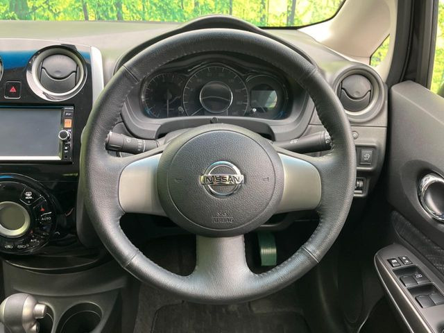 �y�����v�����X�e�A�����O�z�㎿�Ȋv���g�p���邱�ƂŁA��ɂ����������݂ƂĂ��^�]���₷���n���h���ł���