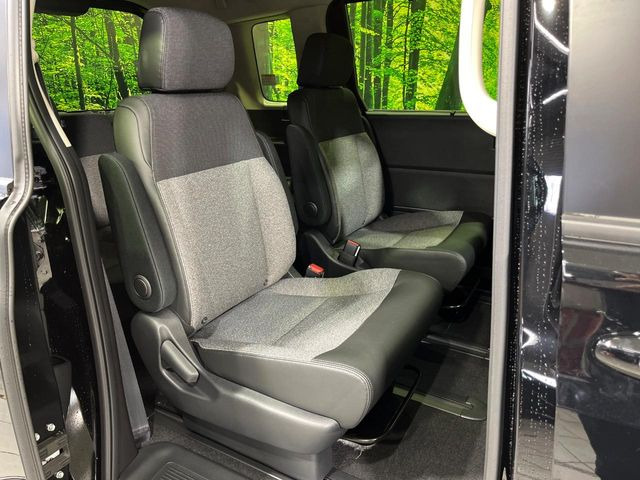 ���i���ȃI���W�i���t���A�}�b�g���I�v�V�����ɂĂ��p�ӂ��Ă���܂��B���D���ȃf�U�C����J���[�����Ԃɍ��킹�đI��ł����������Ƃ��ł��܂���