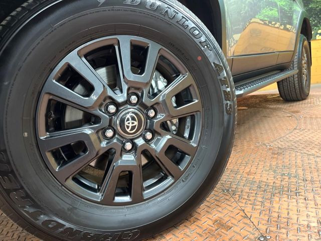 �y�����A���~�z�C�[���z�O�ςɃ}�b�`���������A���~�z�C�[���𑕒����Ă���܂��B�e��ЊO�A���~�z�C�[����A�X�^�b�h���X�^�C�����戵�����Ă���܂��B���񂲑��k����������