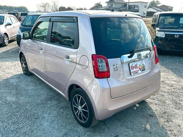 ���X�ł͌y�����Ԃ��畁�ʎԂ܂ŕ��L���I�[�����[�J�[�̎Ԏ�E�F�E�O���[�h��L�x�ɑ����Ă���܂��B