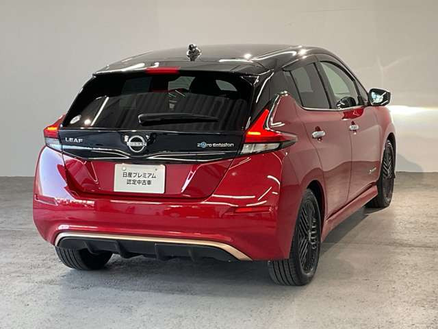 リーフX Vセレクション 90周年記念車