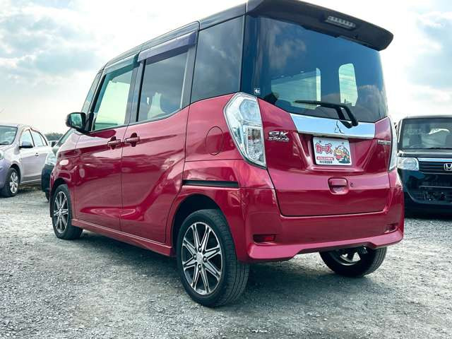 ���X�ł͌y�����Ԃ��畁�ʎԂ܂ŕ��L���I�[�����[�J�[�̎Ԏ�E�F�E�O���[�h��L�x�ɑ����Ă���܂��B