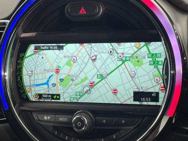 �������i�r:��̊��̂���i�r�́A����������ԓ������o���Ă���܂��B�I�[�f�B�I�@�\���[�����Ă���܂��̂ŁA�^�]�����y���߂܂���