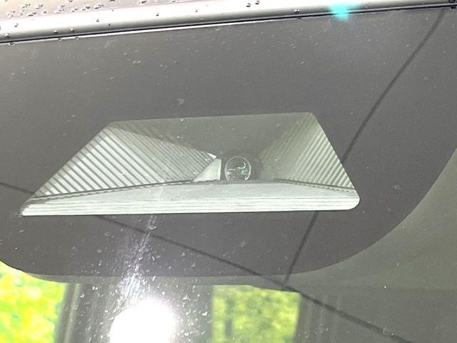 �y�z���_�Z���V���O�z���s���ɑO���̎ԗ�����F�����A�Փ˂������Ȏ��͌x��ƃu���[�L�ŏՓˉ���Ɣ�Q�y�����A�V�X�g�B�����S�Ƀh���C�u�����y���݂��������܂��B