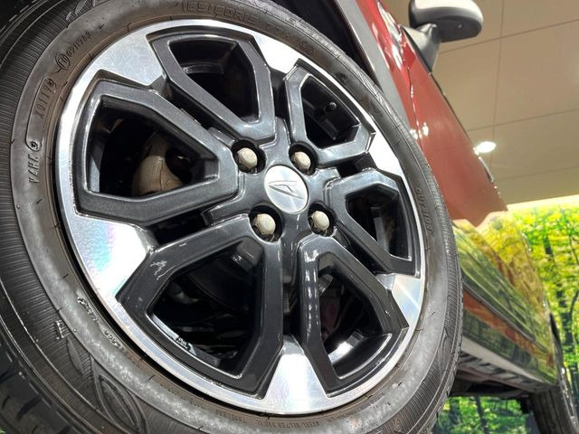 �y����15�C���`�A���~�z�C�[���z�O�ςɃ}�b�`���������A���~�z�C�[���𑕒����Ă���܂��B�e��ЊO�A���~�z�C�[����A�X�^�b�h���X�^�C�����戵�����Ă���܂��B���񂲑��k����������