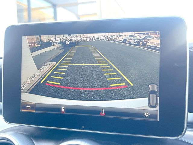 ���p�m���~�b�N�r���[���j�^�[:��p�̃J�����ɂ��A�ォ�猩���낵���悤�Ȏ��_��360�x�N���}�̎��͂��m�F���邱�Ƃ��ł��܂������p�������m�F���₷���A�����ꏊ�ł̐؂�Ԃ��⒓�Ԃ��X���[�Y�ɍs���܂��B